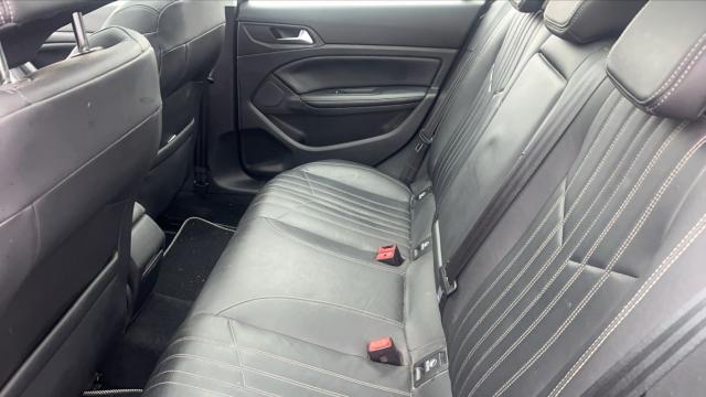 Peugeot 308 image 2
