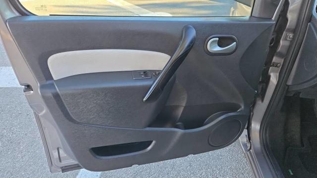 Renault Grand Kangoo image 6