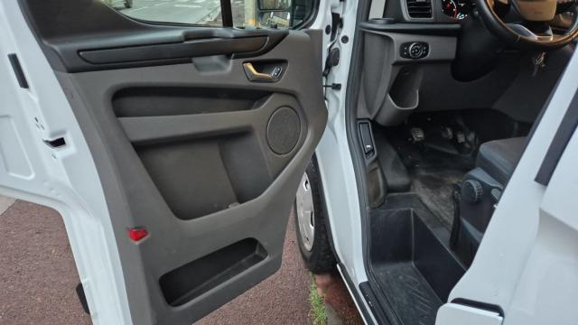 Ford Transit Custom image 5
