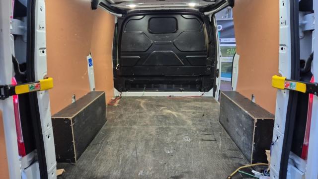 Ford Transit Custom image 6