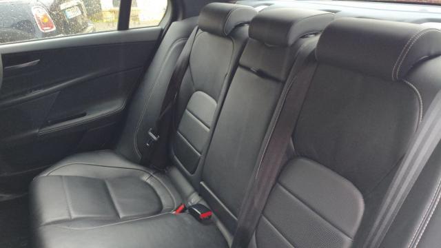 Jaguar Xe image 7