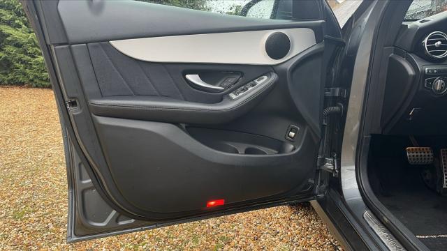 Mercedes Benz Classe Glc image 5
