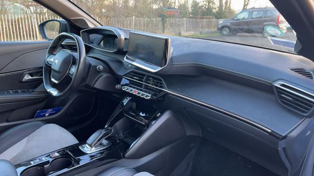 Peugeot E-208 image 4