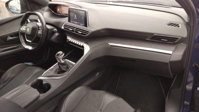 Peugeot 3008 image 3