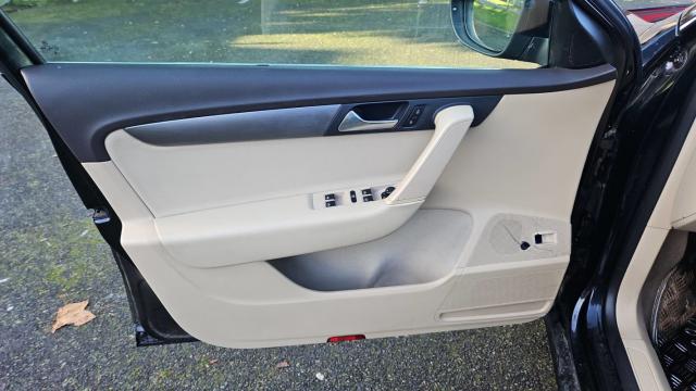 Volkswagen Passat image 7