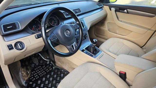Volkswagen Passat image 8