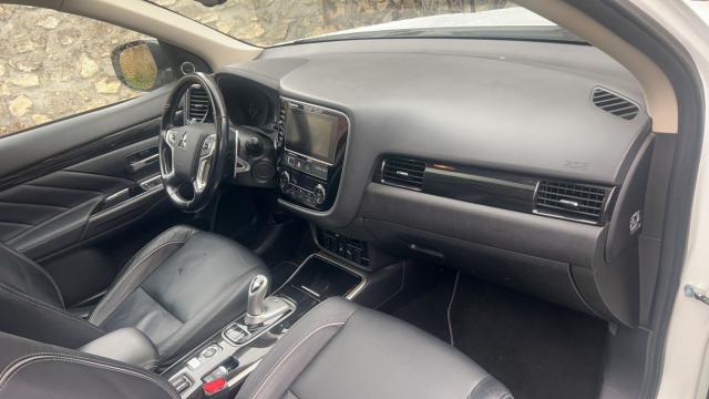 Mitsubishi Outlander image 3