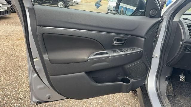 Mitsubishi Asx image 9