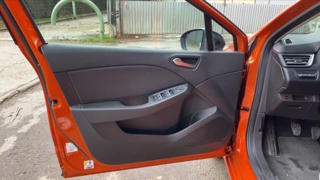 Renault Clio image 8