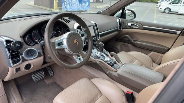 Porsche Cayenne image 2