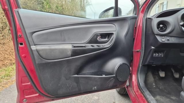 Toyota Yaris image 2