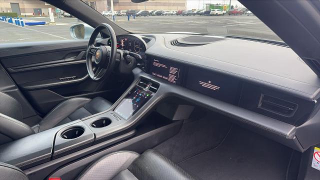 Porsche Taycan image 8