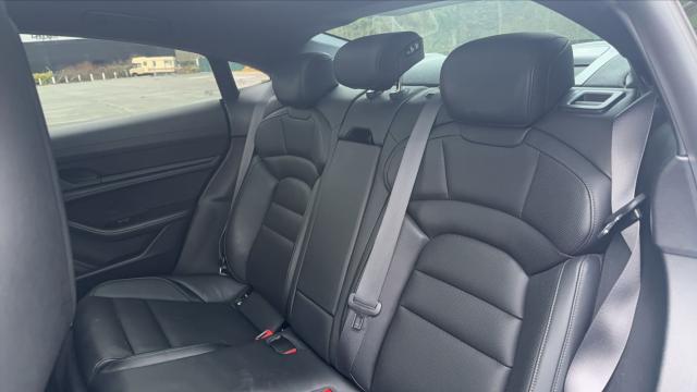 Porsche Taycan image 4