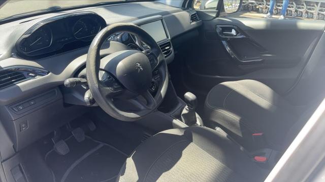 Peugeot 208 image 7