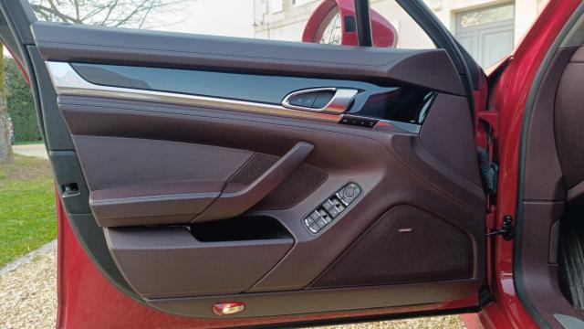 Porsche Panamera image 2