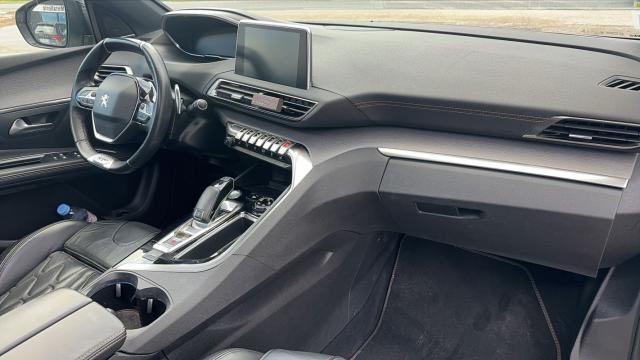 Peugeot 5008 image 1