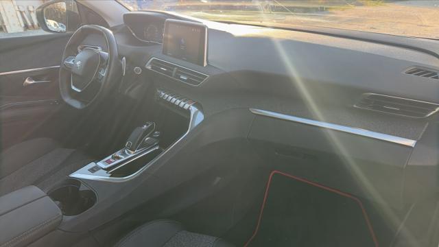 Peugeot 3008 image 1