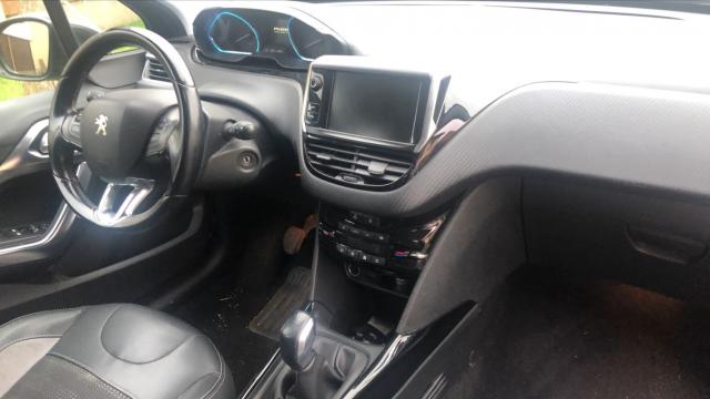 Peugeot 2008 image 9