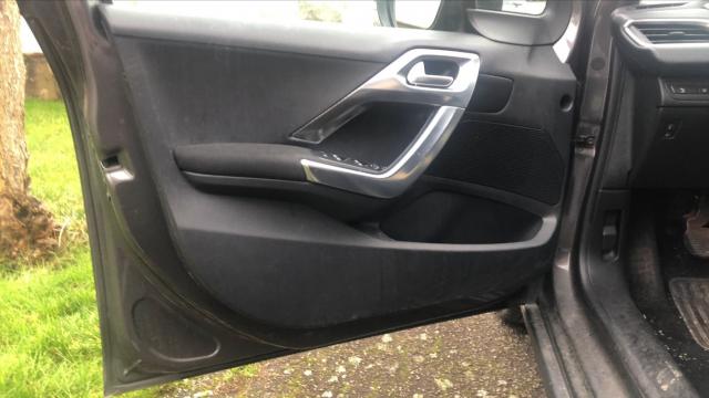 Peugeot 2008 image 2