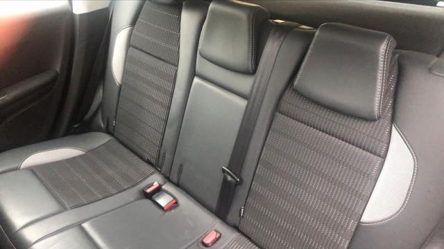 Peugeot 2008 image 8