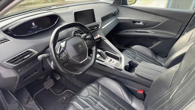 Peugeot 5008 image 2