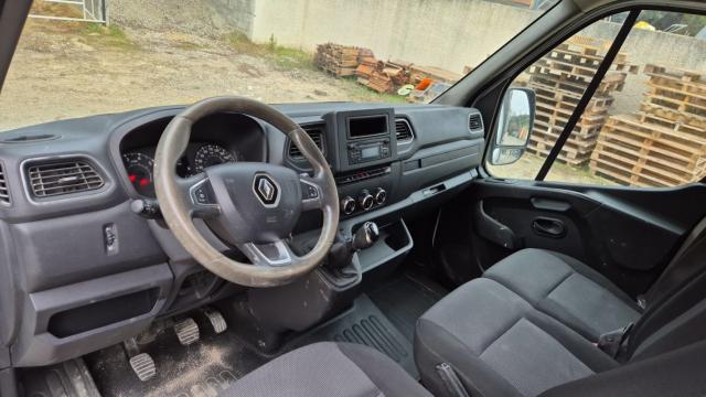 Renault Master image 2