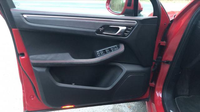 Porsche Macan image 9