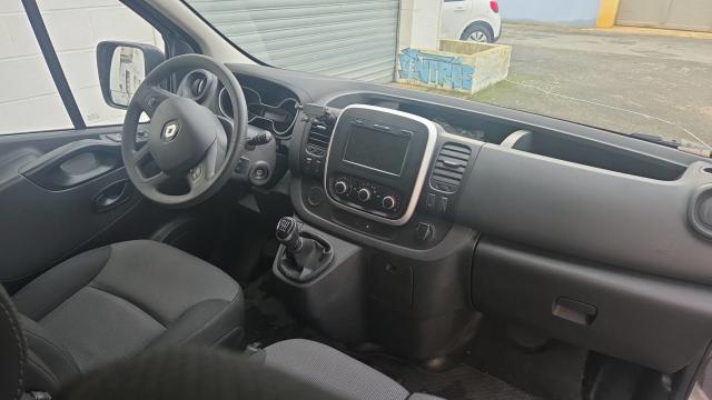 Renault Trafic image 1