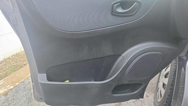 Renault Trafic image 9