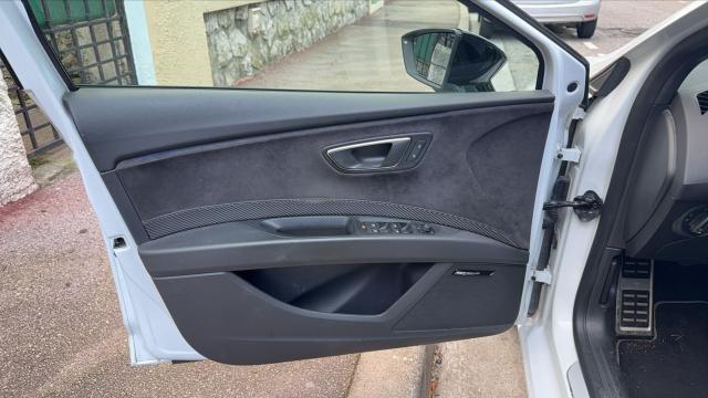 Seat Leon image 2