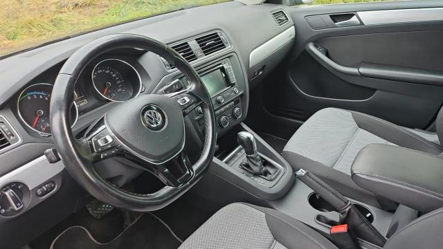 Volkswagen Jetta image 2