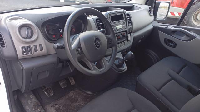 Renault Trafic image 2