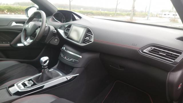 Peugeot 308 image 1