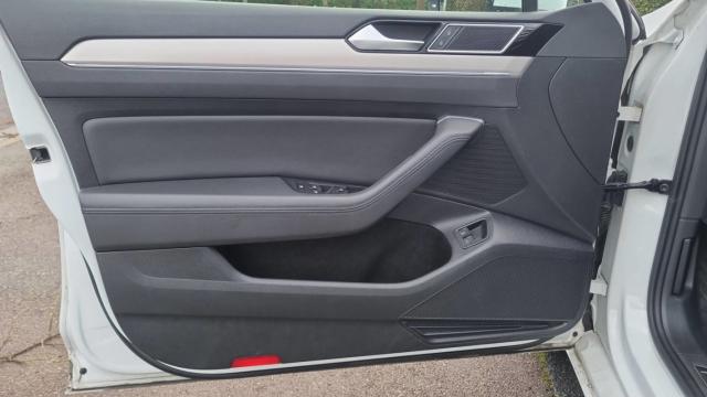 Volkswagen Passat Sw image 8