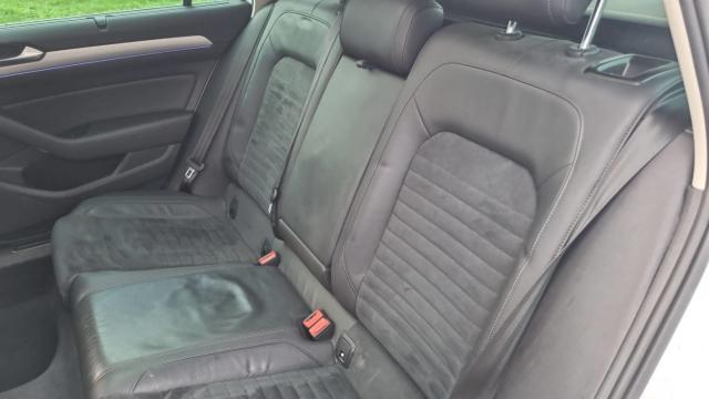 Volkswagen Passat Sw image 2