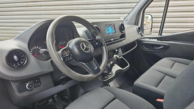 Mercedes Benz Sprinter image 6