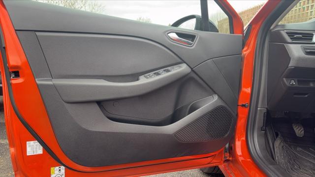 Renault Clio image 6