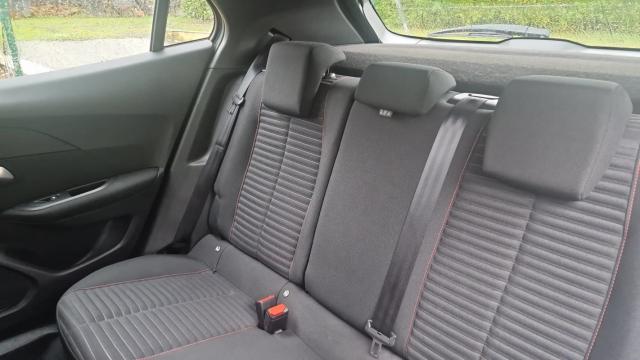 Peugeot 2008 image 1