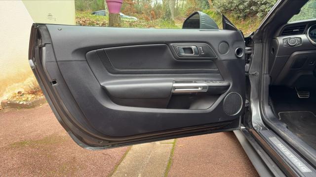 Ford Mustang image 7