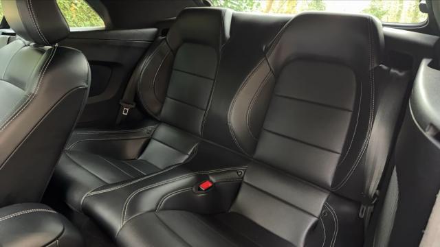 Ford Mustang image 9