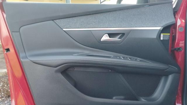 Peugeot 3008 image 8