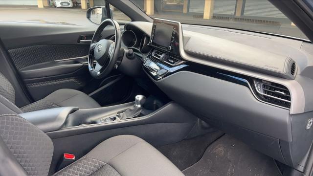Toyota C-Hr image 1