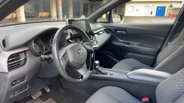 Toyota C-Hr image 5