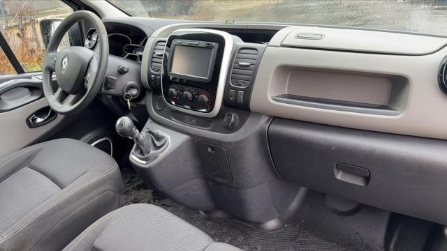Renault Trafic image 2