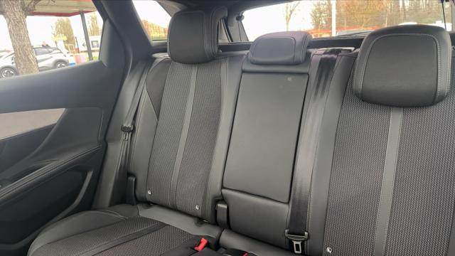 Peugeot 3008 image 3