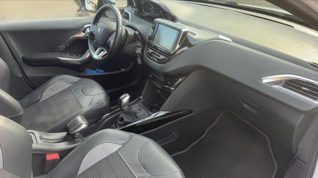 Peugeot 2008 image 1