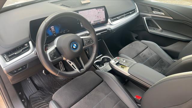 Bmw Ix1 image 4