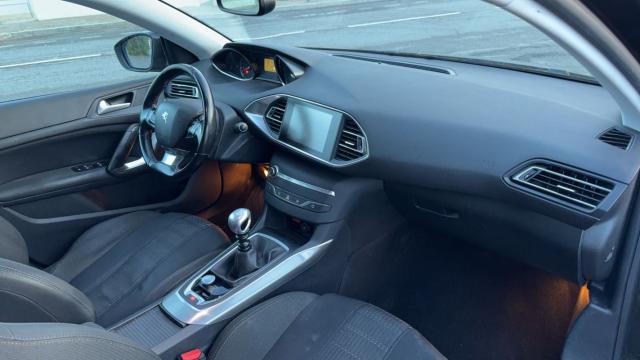 Peugeot 308 image 3