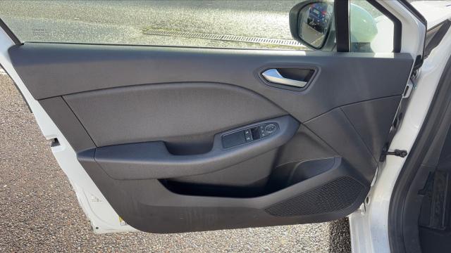 Renault Clio image 8