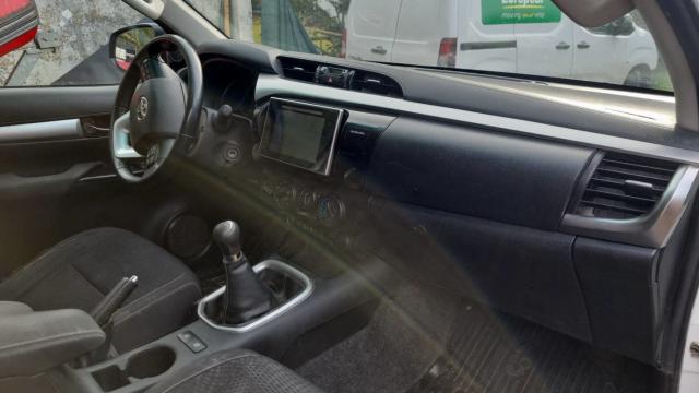 Toyota Hilux image 5